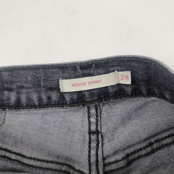 Levi's Wedgie Jeans Womens Skinny Fit Black Medium Wash Button Fly Sz 28 (28x25) - Picture 4 of 10